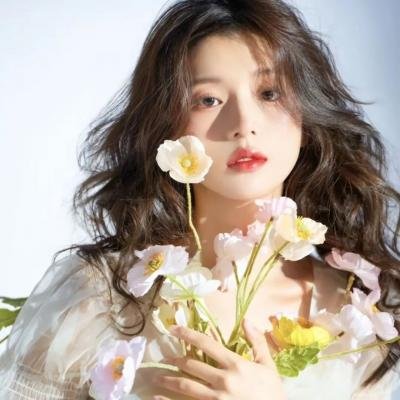 蓝天花朵